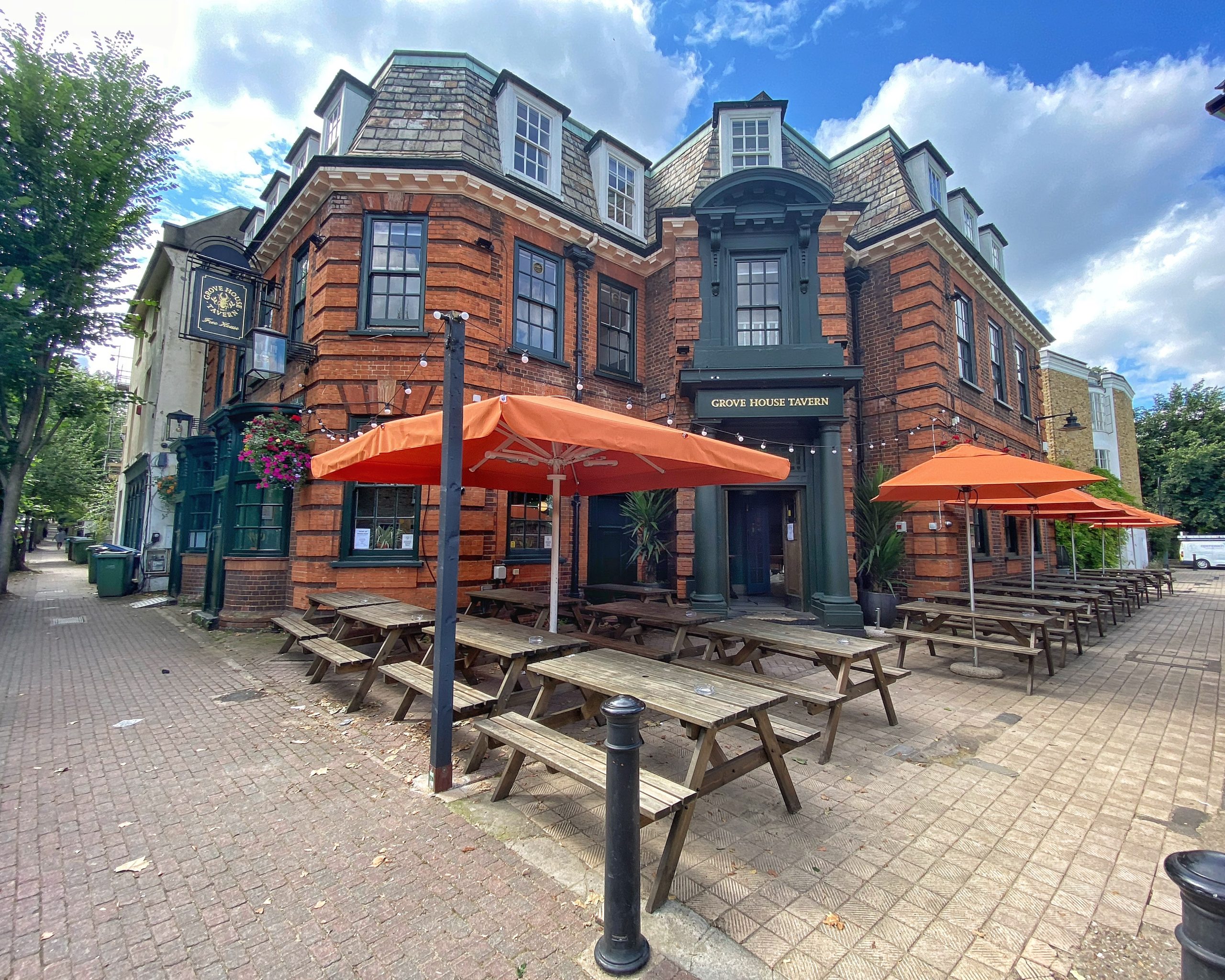 Gallery Grove House Tavern